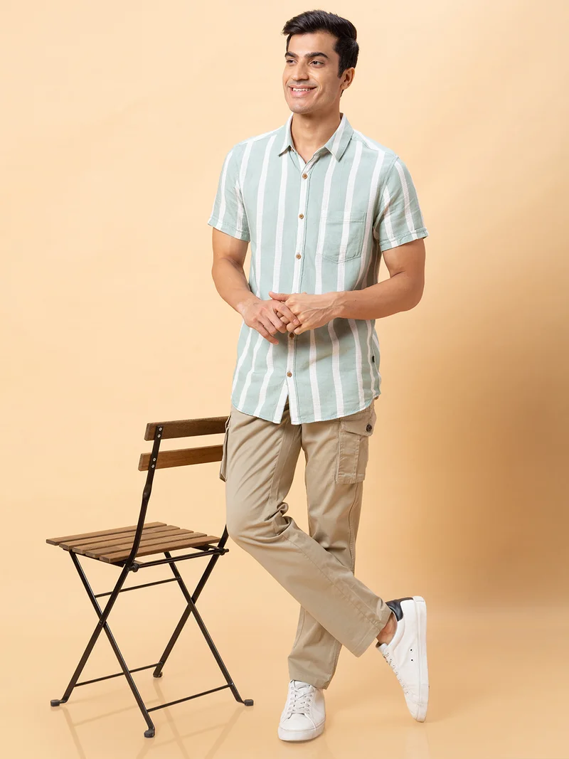 globus Globus Men Beige Solid Slim Fit Cargos